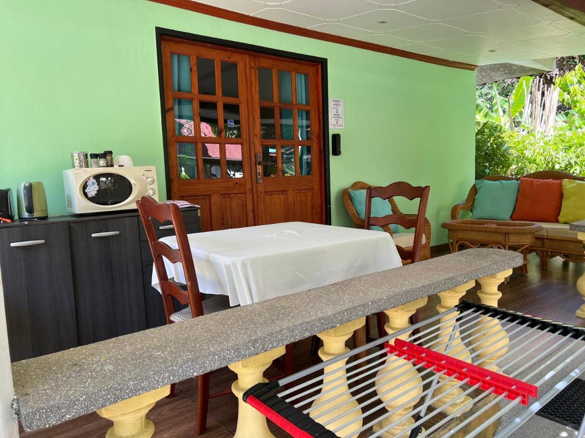 Chloe'S Cottage Self-Catering Đảo Đảo La Digue Ngoại thất bức ảnh
