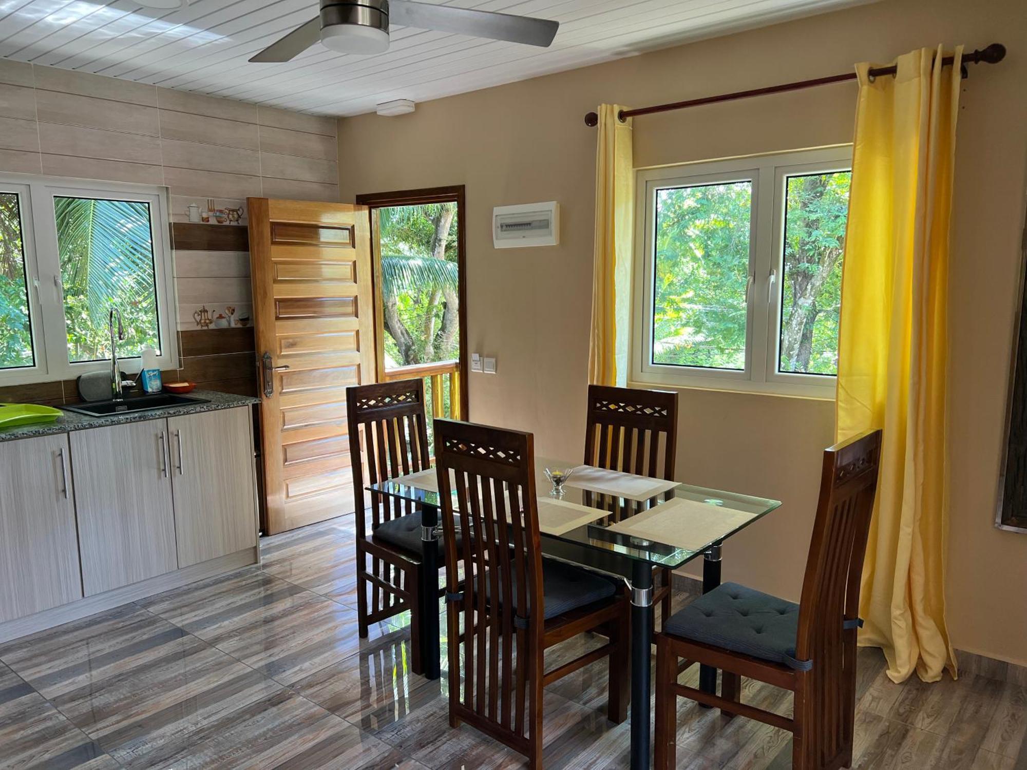 Chloe'S Cottage Self-Catering Đảo Đảo La Digue Ngoại thất bức ảnh