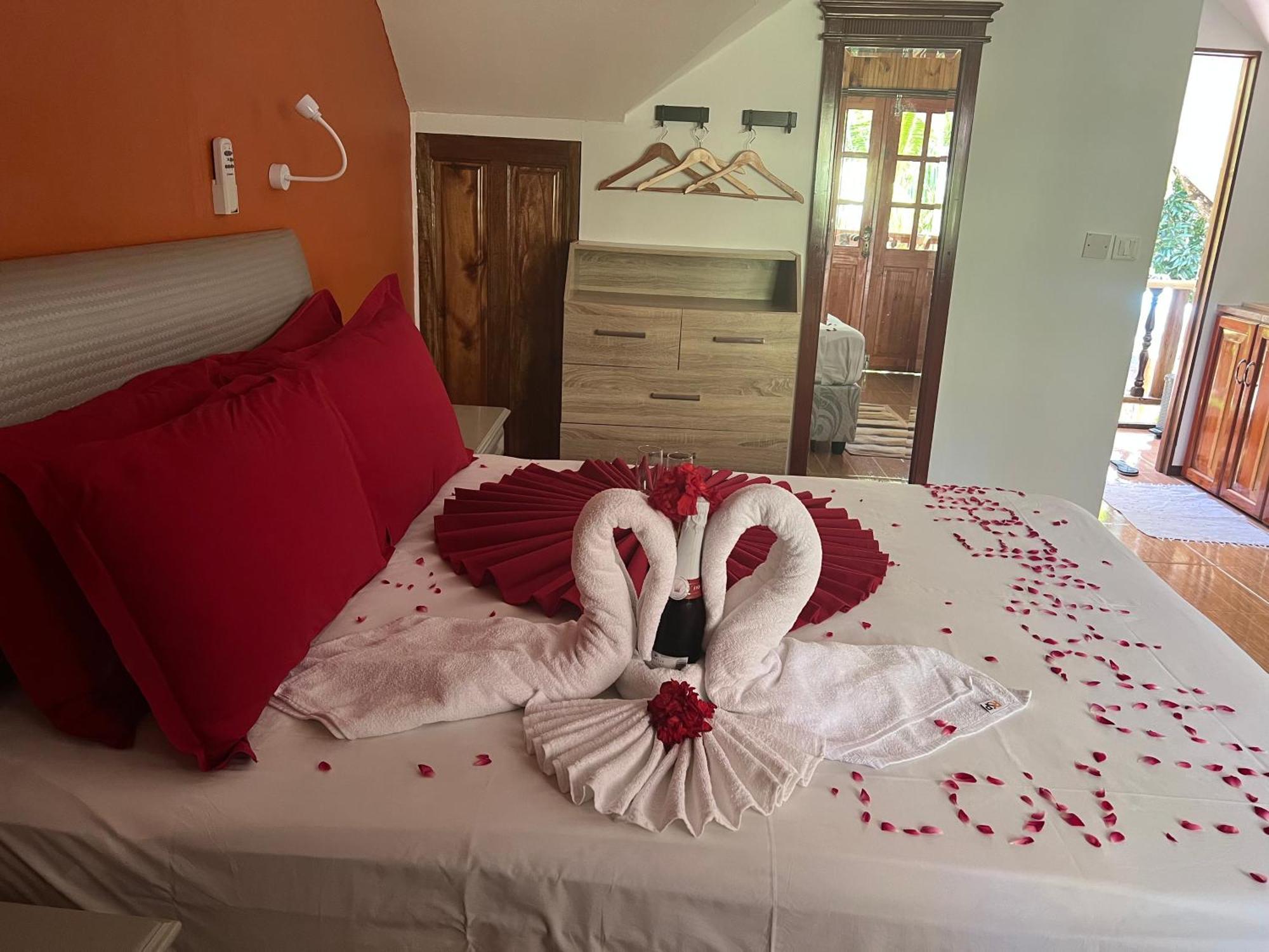 Chloe'S Cottage Self-Catering Đảo Đảo La Digue Ngoại thất bức ảnh